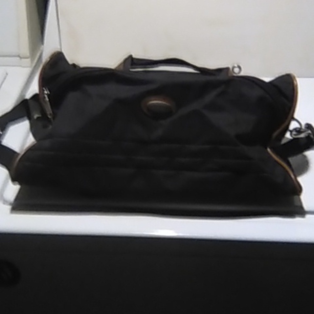 Mens toiletrie carry bag.